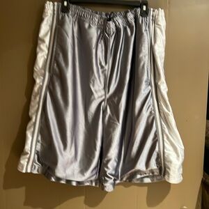 Men’s Foot Locker Basketball Shorts Sz XL Silver and White